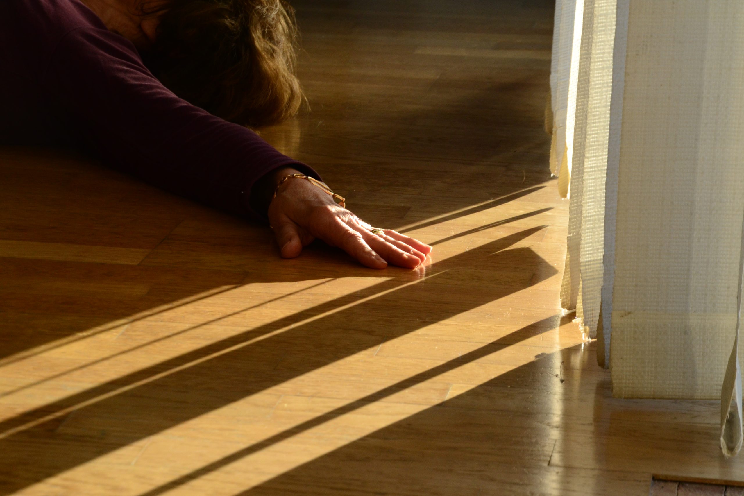 Photo prise lors d'un atelier de danse contemporaine pour sénior donné par l'association Ainsi danse  à Oloron sainte-Marie  